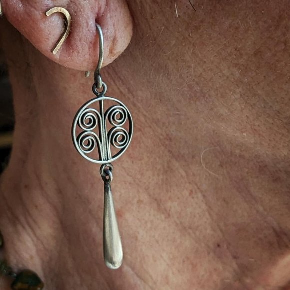 Jane Diaz earrings - Picture 4 of 4